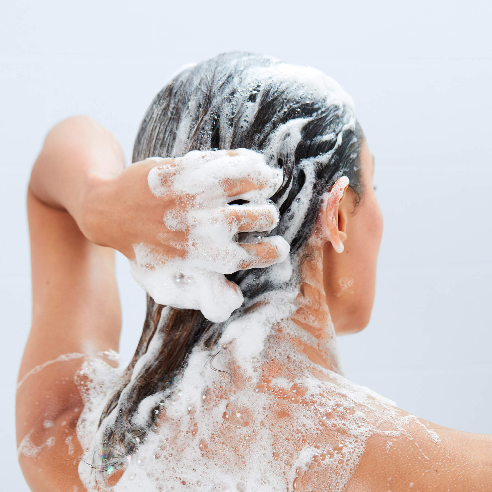 INF_FullShampoo_ALT3_Application.jpg